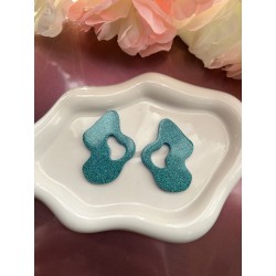 Paire de pampilles interchangeables artisanales en résine Bleu pailletée en forme libre (55 mm)  ( s’adapte sur des créole vendu